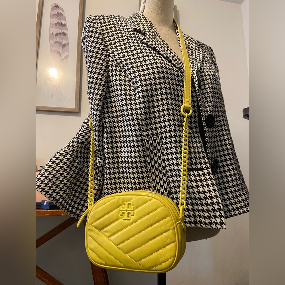 Used once or twice, TORY BURCH KIRA CHEVRON POWDER-COATED SMALL CAMERA BAG